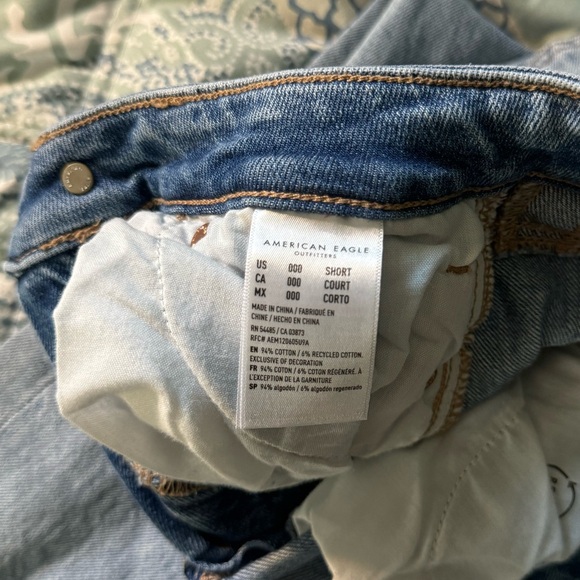 AE Ripped Jeans 🦅💙 - Picture 3 of 5